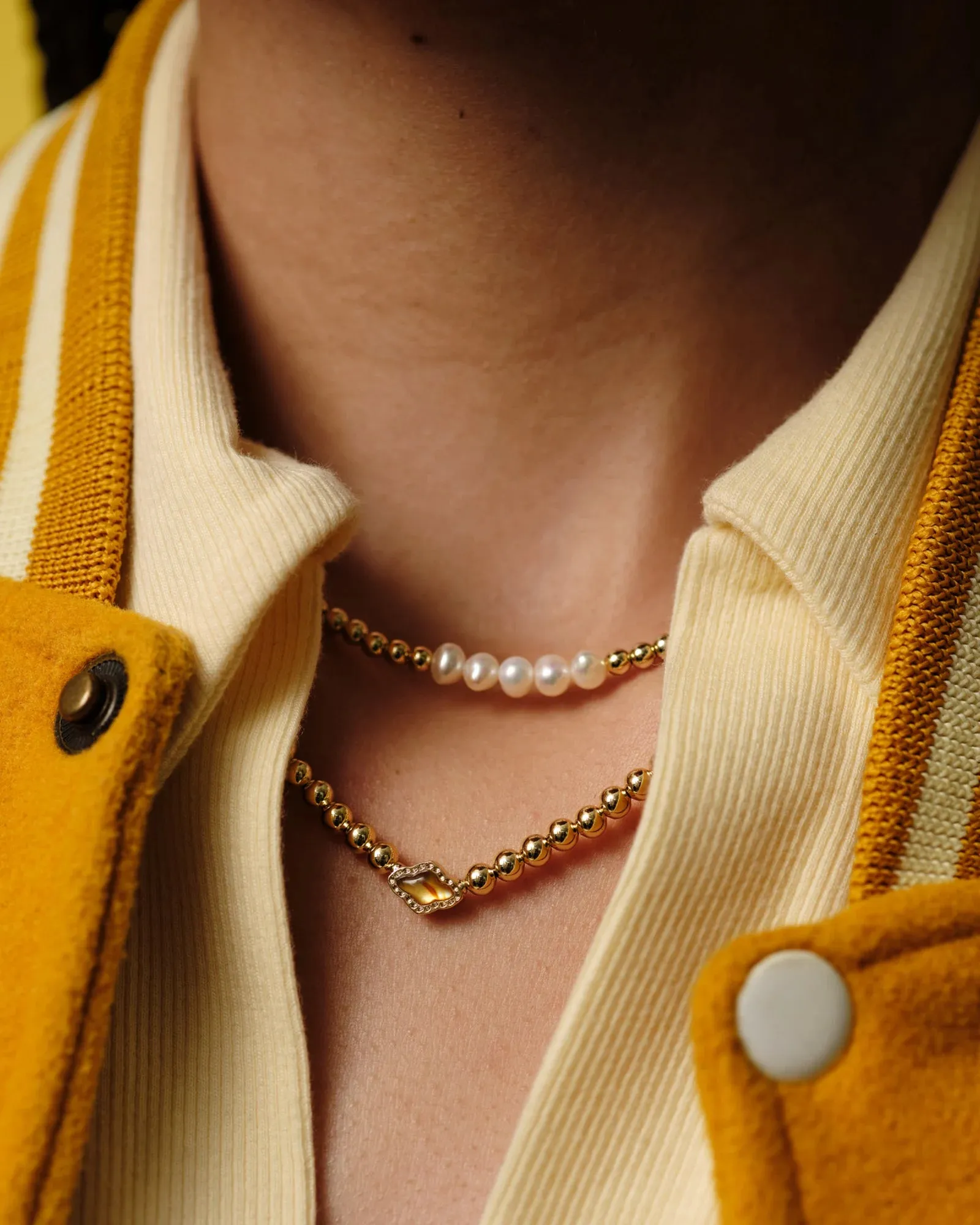 Abbie Beaded Nck Gold Marbled Amber Illusion